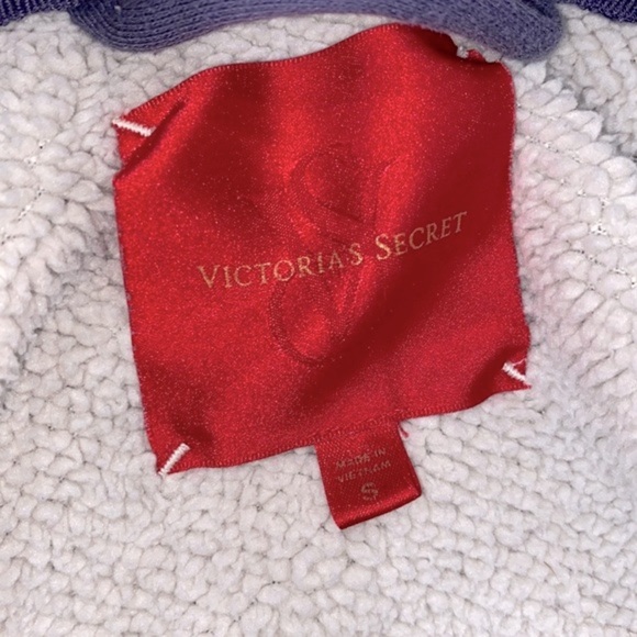 Victorias Secret purple cozy robe size small - Picture 3 of 7